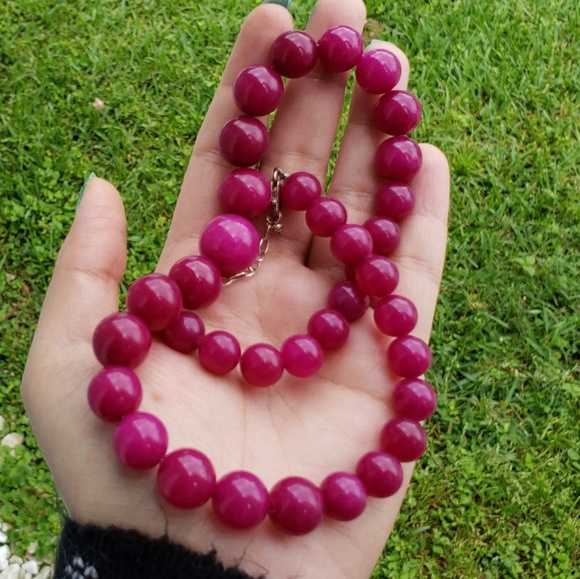 Magenta quartzite graduated beads necklace and earrings set Bright bold colorful - Picture 4 of 5